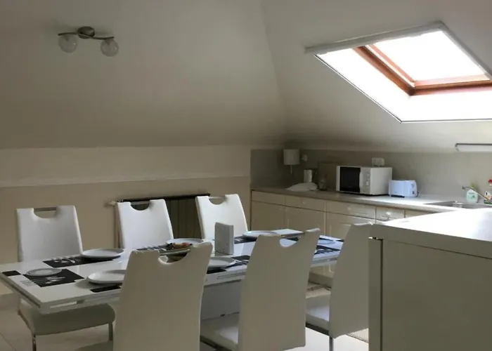 3 Bedroom Private Floor In Luxury Mansion