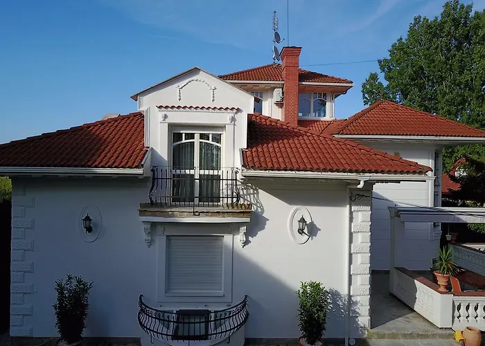 3 Bedroom Private Floor In Luxury Mansion Appartamento Budapest