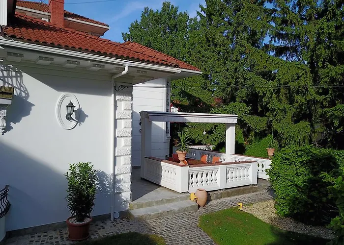3 Bedroom Private Floor In Luxury Mansion Appartamento