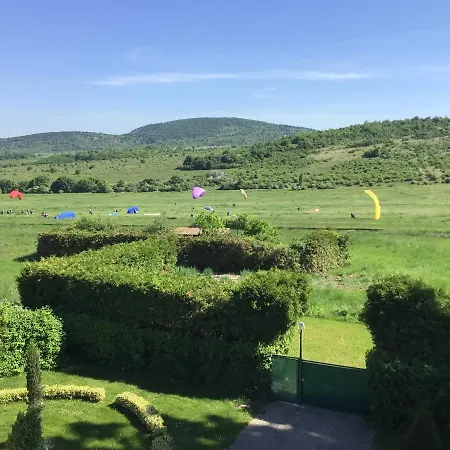 3 Bedroom Private Floor In Luxury Mansion بودابست