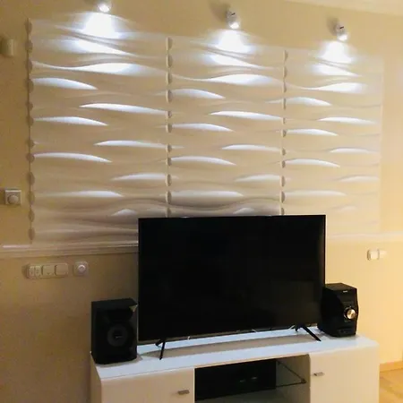 3 Bedroom Private Floor In Luxury Mansion *