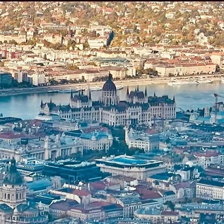 3 Bedroom Private Floor In Luxury Mansion Apartamento Budapest