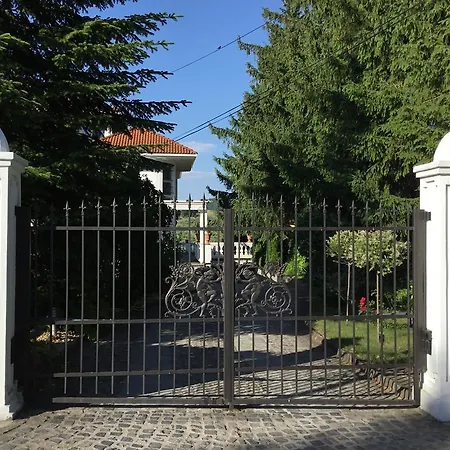 3 Bedroom Private Floor In Luxury Mansion شقة بودابست