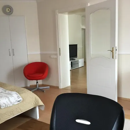 3 Bedroom Private Floor In Luxury Mansion *