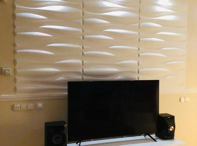 3 Bedroom Private Floor In Luxury Mansion *