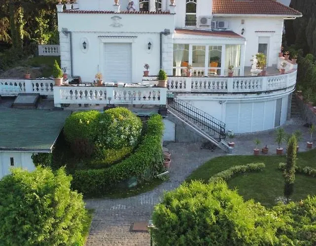 3 Bedroom Private Floor In Luxury Mansion
