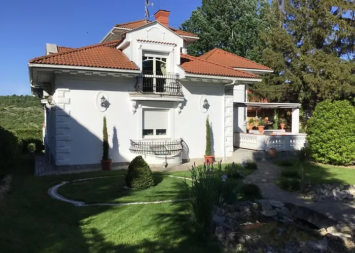 3 Bedroom Private Floor In Luxury Mansion Будапешт