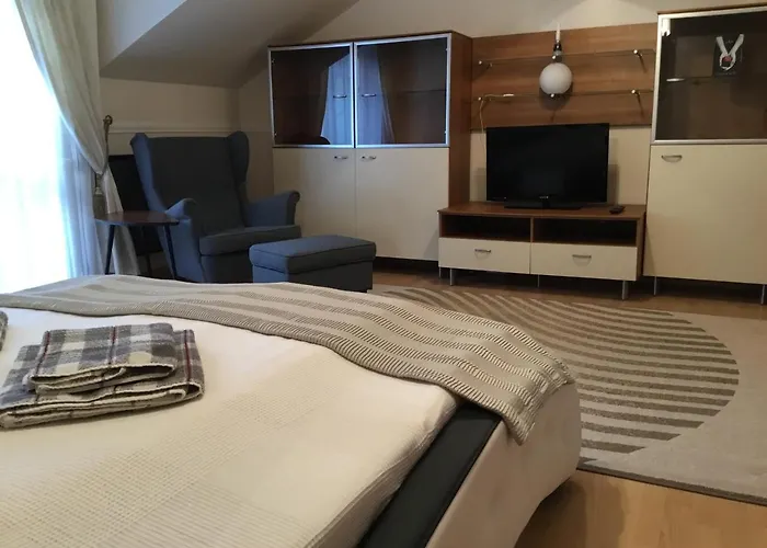 3 Bedroom Private Floor In Luxury Mansion