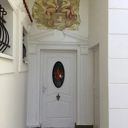 3 Bedroom Private Floor In Luxury Mansion